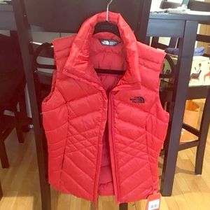 brand new women’s North Face vest